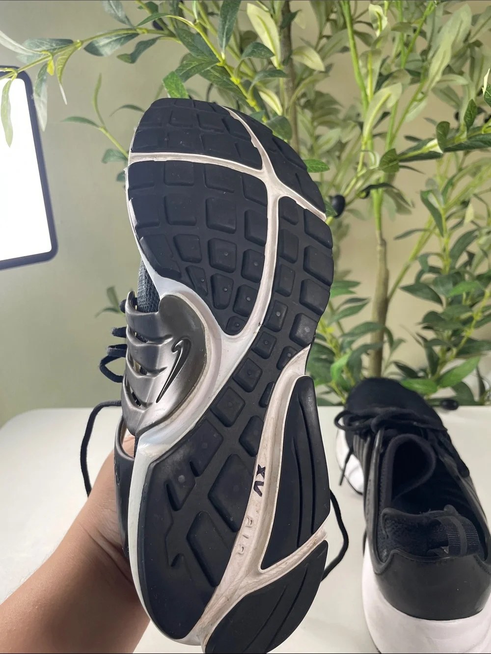 Nike Men’s Black Knit Lace-Up Sneakers with White Midsole